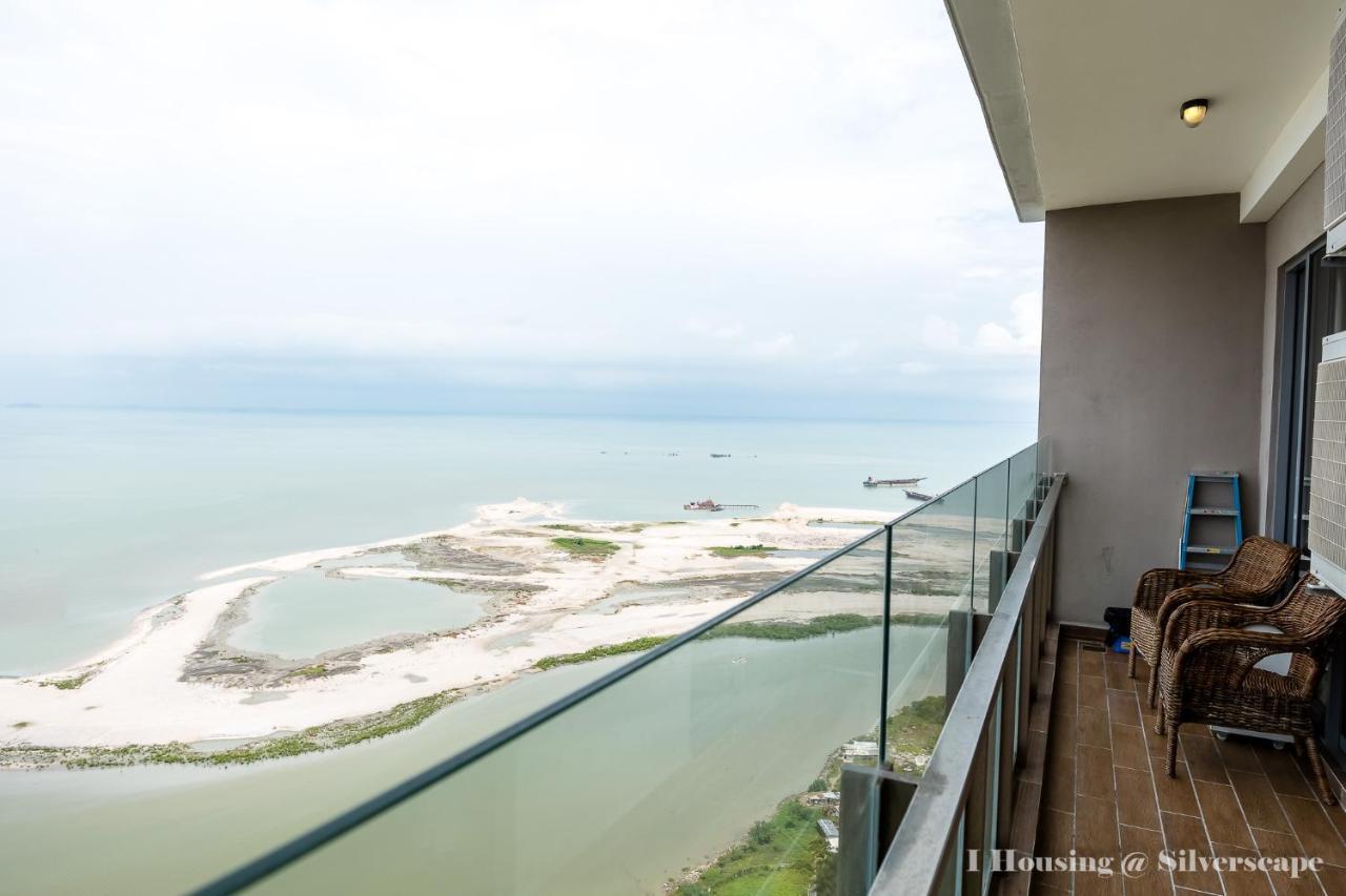 Silverscape Deluxe By I Housing Apartment *