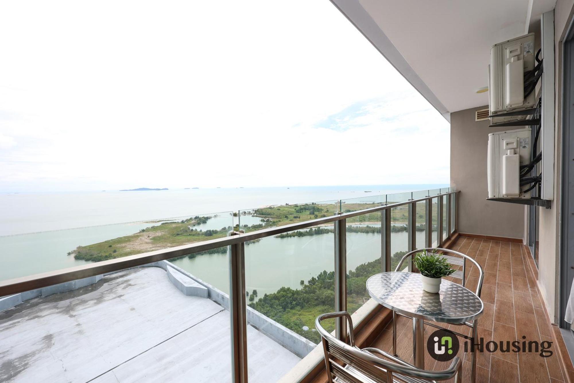 Silverscape Deluxe By I Housing