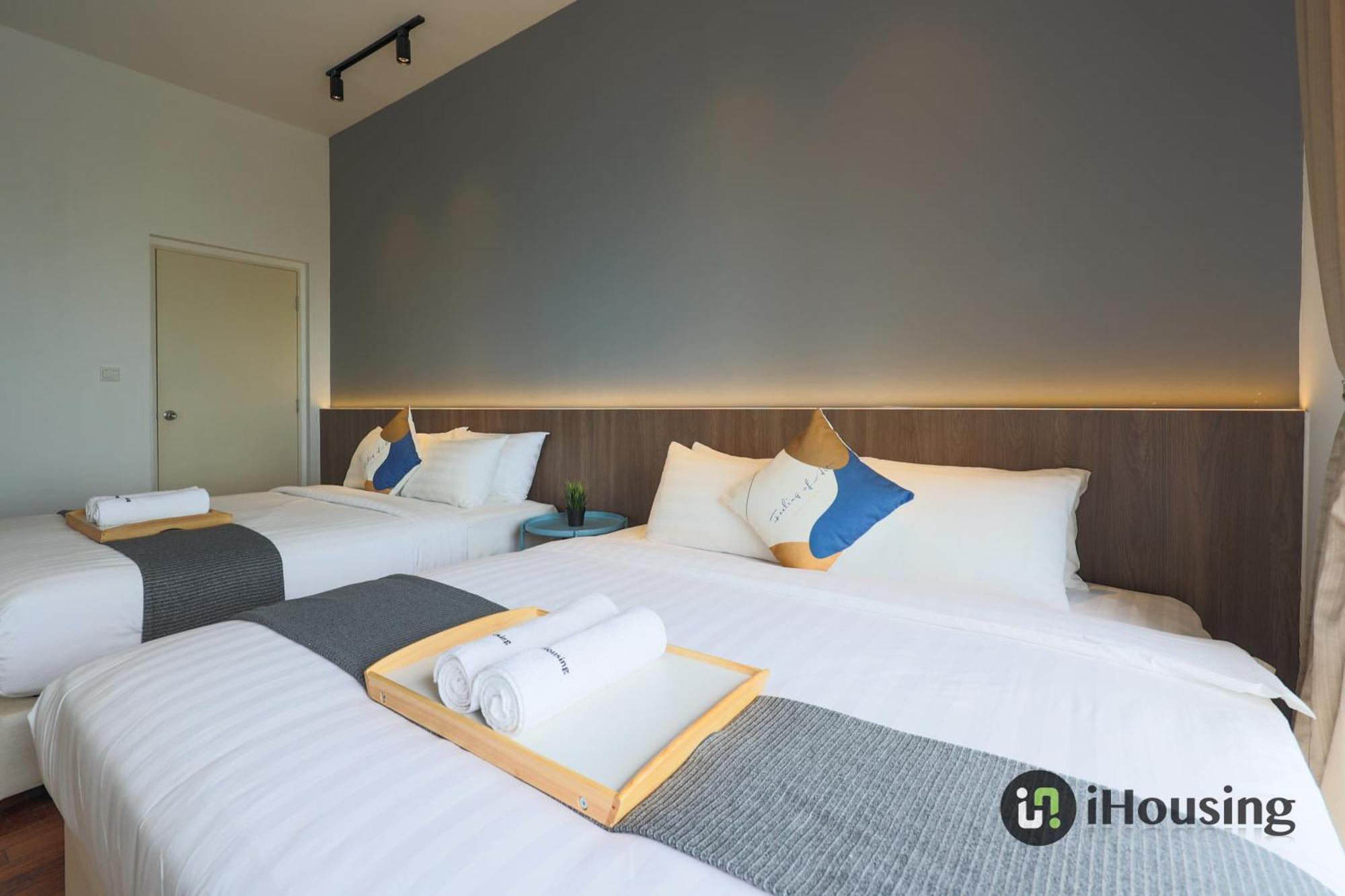 Silverscape Deluxe By I Housing Apartment