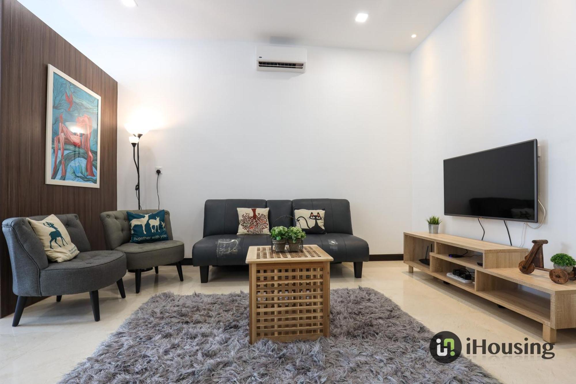 Silverscape Deluxe By I Housing Apartment